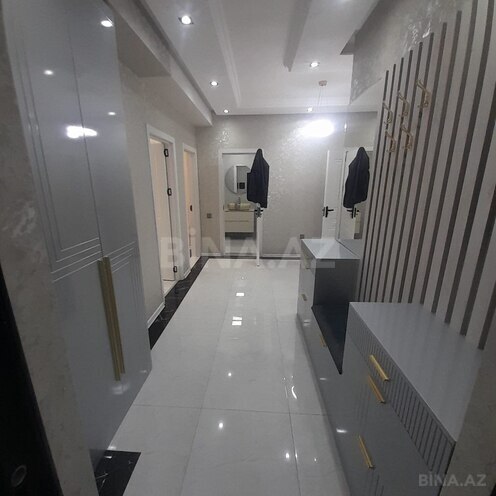 Сдается 3-комн. новостройка 130 м², м. Нефтчиляр, photo 1 from 14