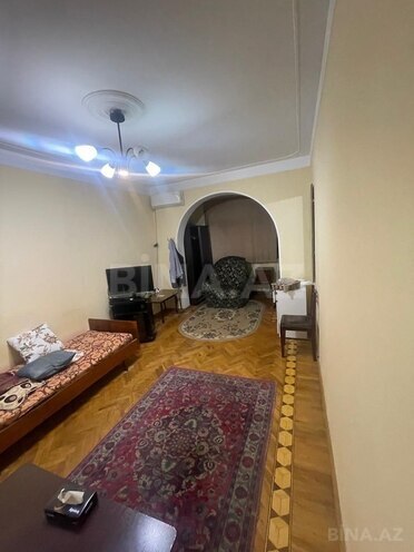Satılır 1 otaqlı köhnə tikili 38 m², Memar Əcəmi m., photo 1 from 9