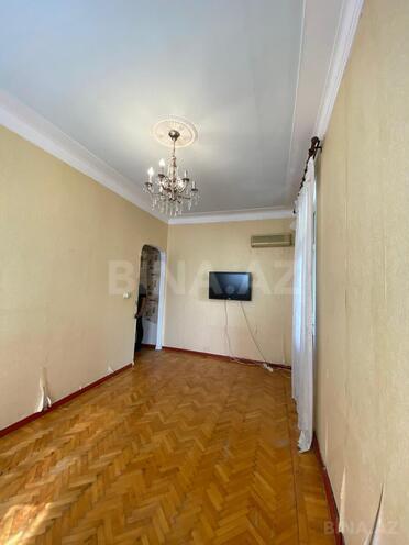 Satılır 2 otaqlı köhnə tikili 60 m², Bakıxanov q., photo 3 from 14