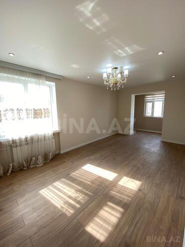 Satılır 3 otaqlı köhnə tikili 60 m², Bakıxanov q., photo 1 from 15