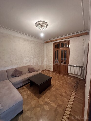 İcarəyə verilir 3 otaqlı köhnə tikili 90 m², Gənclik m., photo 1 from 18