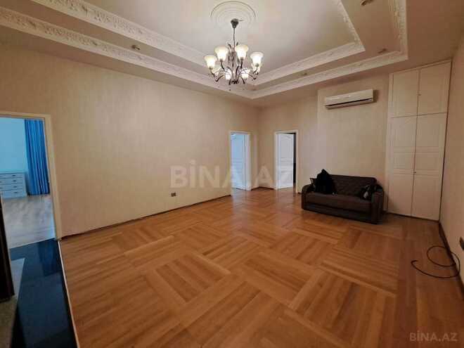 İcarəyə verilir 4 otaqlı köhnə tikili 260 m², Sahil m., photo 9 from 11