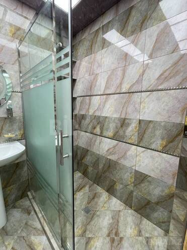 Сдается 3-комн. новостройка 150 м², м. Нефтчиляр, photo 9 from 29