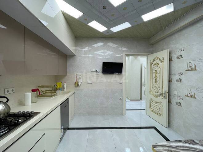 Сдается 3-комн. новостройка 150 м², м. Нефтчиляр, photo 18 from 29