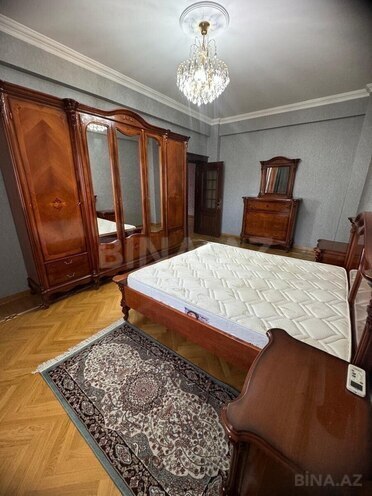 Сдаётся 3-комн. новостройка 130 м², м. Иншаатчылар, photo 8 from 24