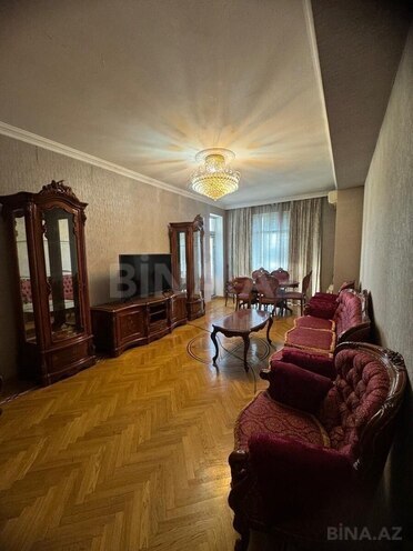 Сдаётся 3-комн. новостройка 130 м², м. Иншаатчылар, photo 1 from 24