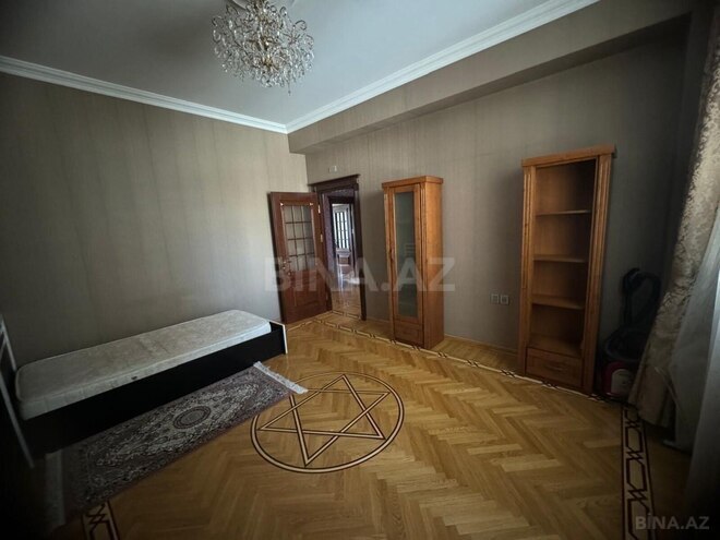 Сдаётся 3-комн. новостройка 130 м², м. Иншаатчылар, photo 16 from 24