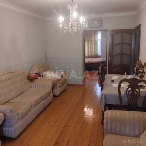 Satılır 2 otaqlı köhnə tikili 56 m², photo 1 from 16