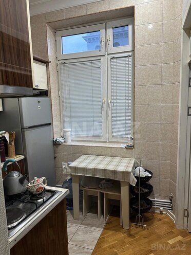 Продается 2-комн. вторичка 45 м², м. Элмляр Академиясы, photo 9 from 16