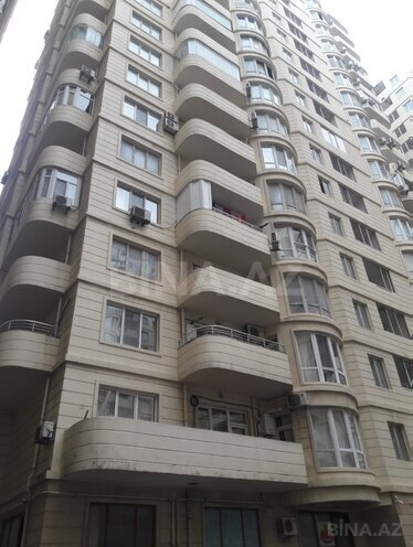 Сдаётся 2-комн. новостройка 70 м², м. 8 ноября, photo 1 from 12