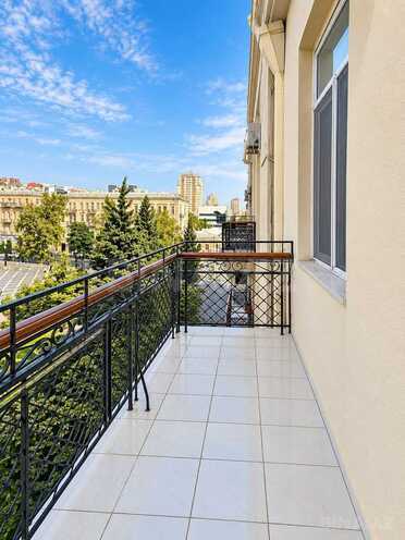 Satılır 3 otaqlı köhnə tikili 80 m², Sahil m., photo 8 from 31