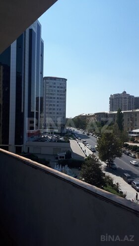 Продается 4-комн. вторичка 110 м², м. Элмляр Академиясы, photo 7 from 11