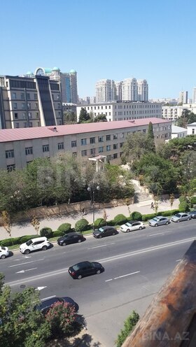 Продается 4-комн. вторичка 110 м², м. Элмляр Академиясы, photo 10 from 11