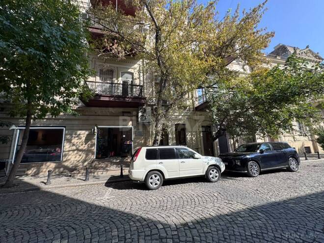 Satılır 3 otaqlı köhnə tikili 110 m², Sahil m., photo 16 from 17
