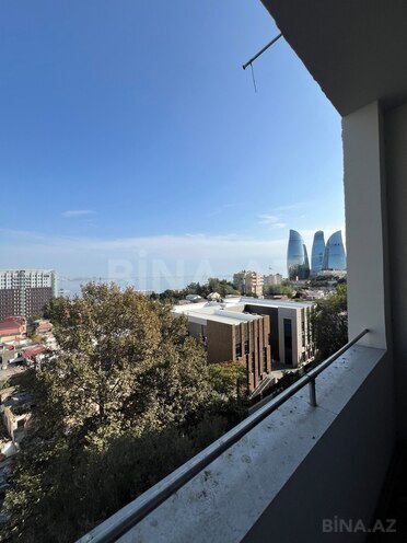 Продается 3-комн. вторичка 105 м², м. Ичеришехер, photo 1 from 22