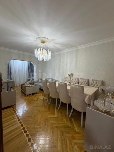 Satılır 4 otaqlı köhnə tikili 120 m², Azadlıq Prospekti m., photo 1 from 18