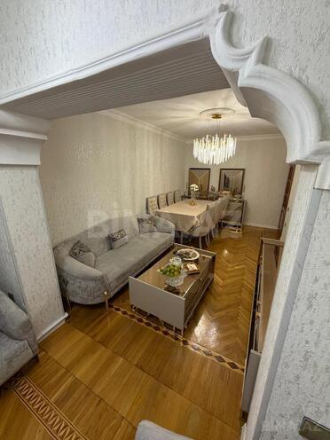 Satılır 4 otaqlı köhnə tikili 120 m², Azadlıq Prospekti m., photo 4 from 18