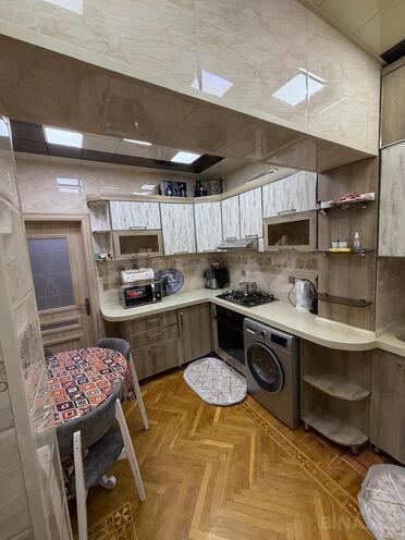 Satılır 4 otaqlı köhnə tikili 120 m², Azadlıq Prospekti m., photo 15 from 18