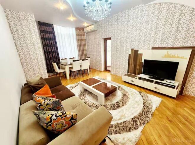 Сдаётся 3-комн. новостройка 110 м², м. 8 ноября, photo 3 from 10