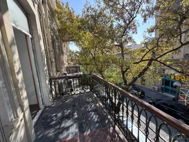 Satılır 3 otaqlı köhnə tikili 110 m², Sahil m., photo 9 from 23