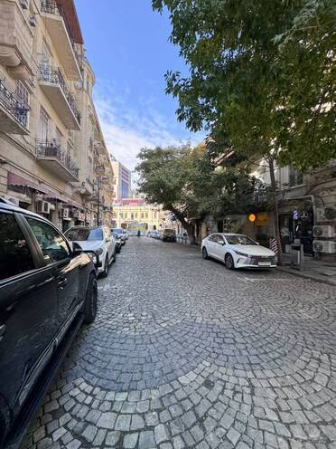 Satılır 3 otaqlı köhnə tikili 110 m², Sahil m., photo 12 from 23