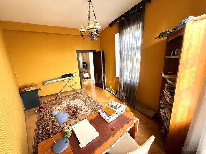 Satılır 5 otaqlı köhnə tikili 230 m², Yasamal r., photo 11 from 28