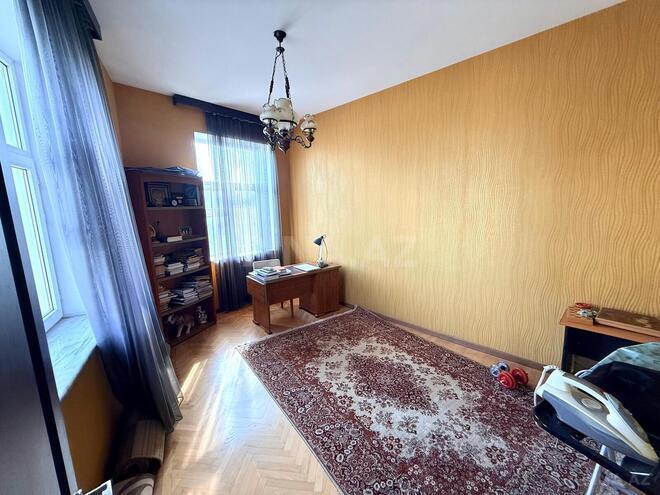 Satılır 5 otaqlı köhnə tikili 230 m², Yasamal r., photo 12 from 28
