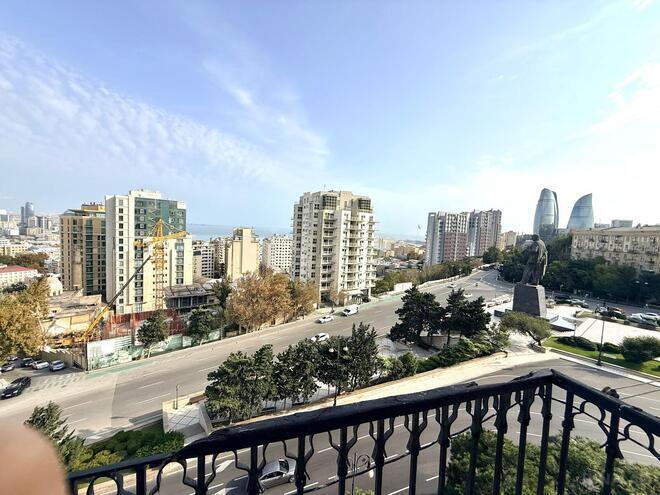 Satılır 5 otaqlı köhnə tikili 230 m², Yasamal r., photo 27 from 28