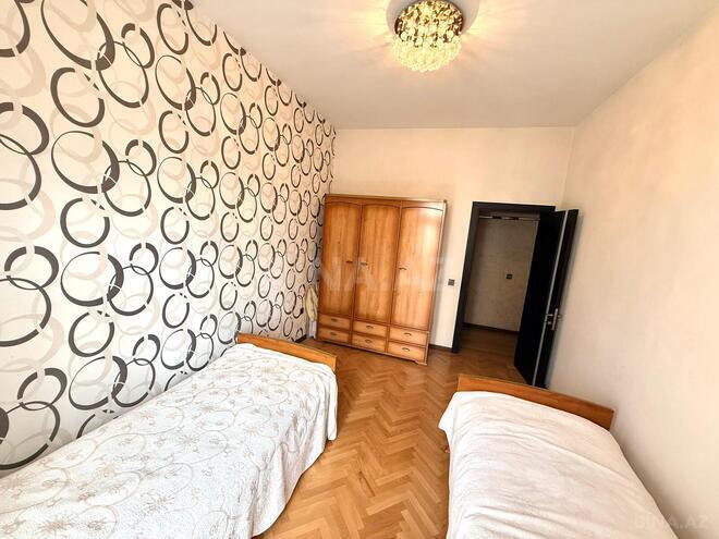Satılır 5 otaqlı köhnə tikili 230 m², Yasamal r., photo 22 from 28
