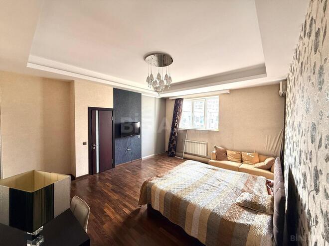 Satılır 5 otaqlı köhnə tikili 230 m², Yasamal r., photo 19 from 28