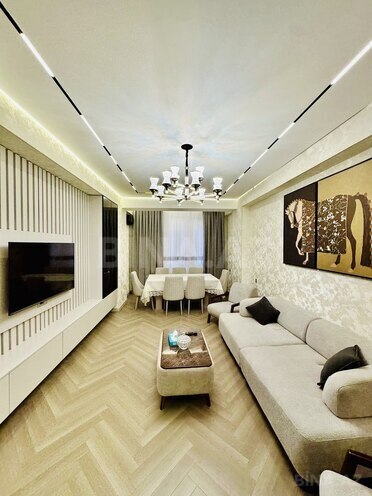 Сдается 2-комн. новостройка 108 м², м. Низами, photo 1 from 28