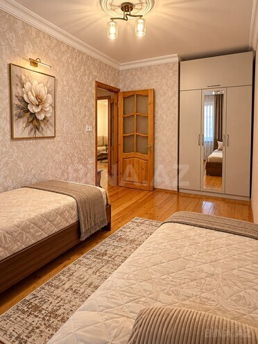 Satılır 3 otaqlı köhnə tikili 70 m², Bakıxanov q., photo 6 from 20