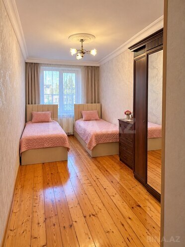 Satılır 3 otaqlı köhnə tikili 70 m², Bakıxanov q., photo 9 from 20