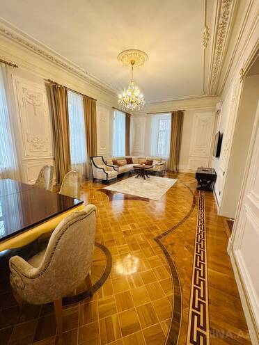 İcarəyə verilir 4 otaqlı köhnə tikili 150 m², Nizami m., photo 3 from 26