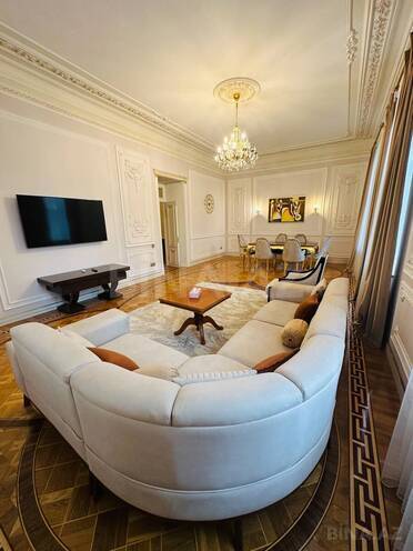 İcarəyə verilir 4 otaqlı köhnə tikili 150 m², Nizami m., photo 1 from 26