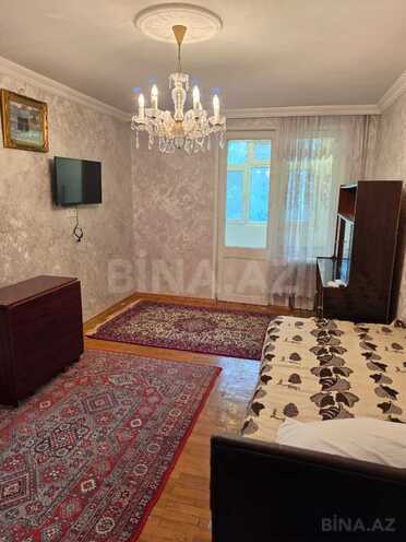 Продается 1-комн. вторичка 35 м², м. Нефтчиляр, photo 4 from 10