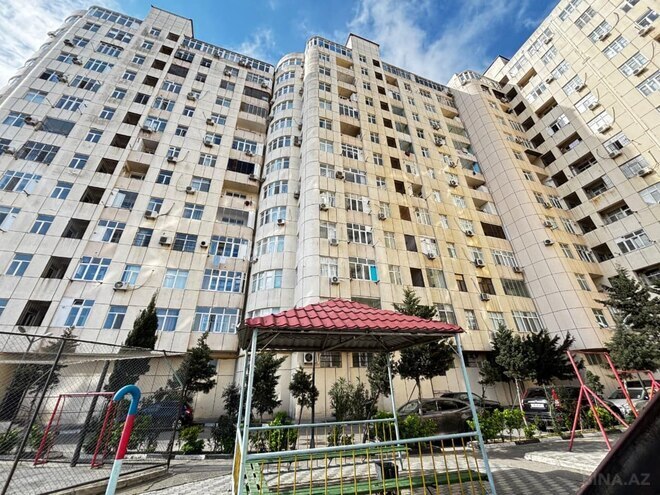 Продаётся 2-комн. новостройка 105 м², м. Кара Караев, photo 1 from 17