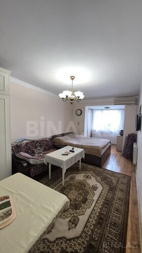 Satılır 1 otaqlı köhnə tikili 35 m², Qara Qarayev m., photo 1 from 14