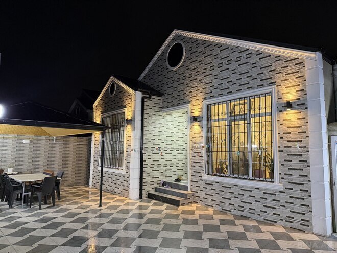 Satılır 4 otaqlı həyət evi/bağ evi 100 m², Saray q., photo 1 from 10