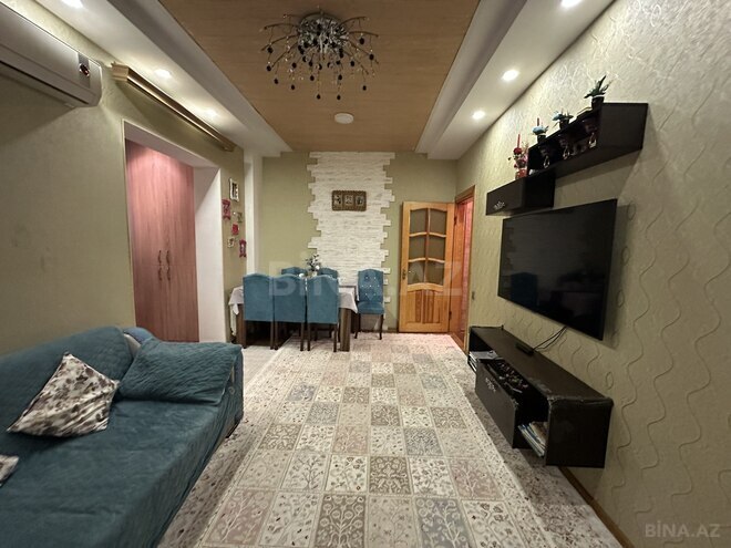 Продается 2-комн. вторичка 40 м², м. Гянджлик, photo 1 from 18