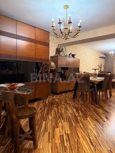 Satılır 2 otaqlı köhnə tikili 70 m², Gənclik m., photo 1 from 19