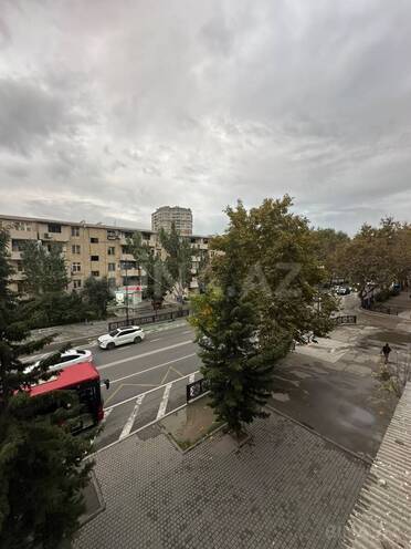 Satılır 2 otaqlı köhnə tikili 60 m², Elmlər Akademiyası m., photo 1 from 20