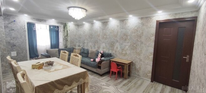 Satılır 4 otaqlı köhnə tikili 106.7 m², Neftçilər m., photo 1 from 6