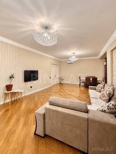 Satılır 4 otaqlı köhnə tikili 235 m², Nərimanov r., photo 3 from 20