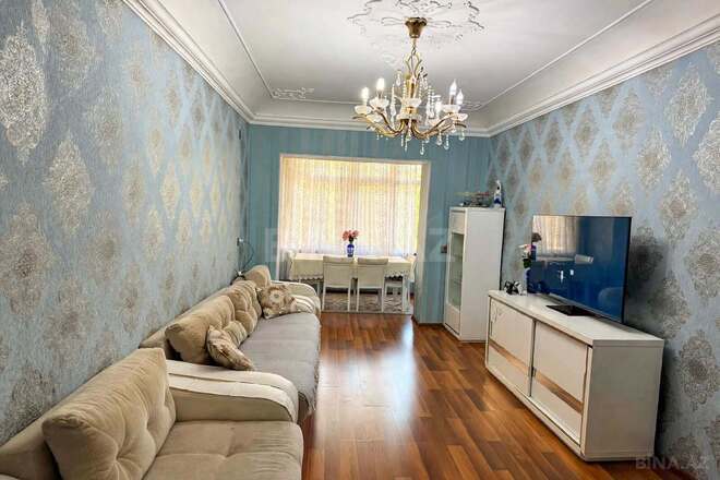 Продаётся 3-комн. вторичка 75 м², м. Нефтчиляр, photo 1 from 17