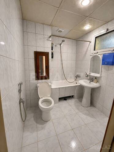 Satılır 2 otaqlı köhnə tikili 55 m², Xalqlar Dostluğu m., photo 11 from 13