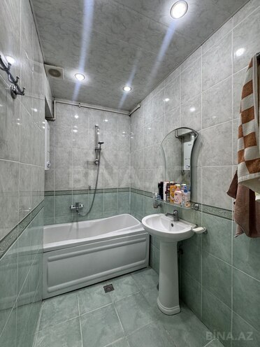 Satılır 4 otaqlı köhnə tikili 110 m², İnşaatçılar m., photo 16 from 17