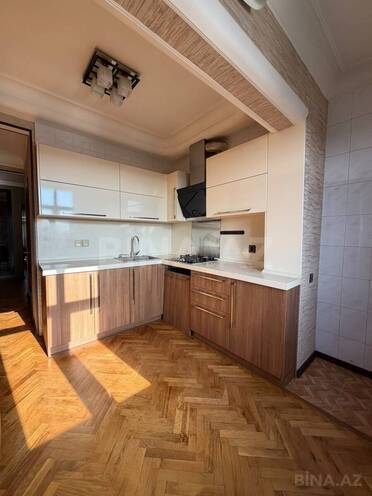 Satılır 4 otaqlı köhnə tikili 90 m², Bakıxanov q., photo 17 from 19