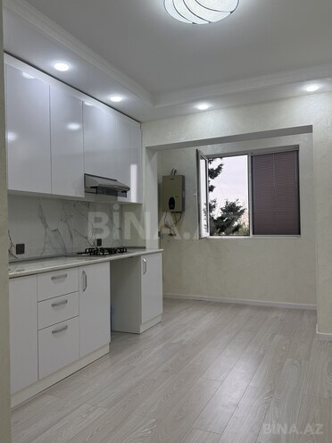 Продается 2-комн. вторичка 65 м², м. Ази Асланов, photo 13 from 16