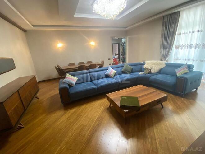 Сдаётся 3-комн. новостройка 130 м², м. 8 ноября, photo 1 from 15